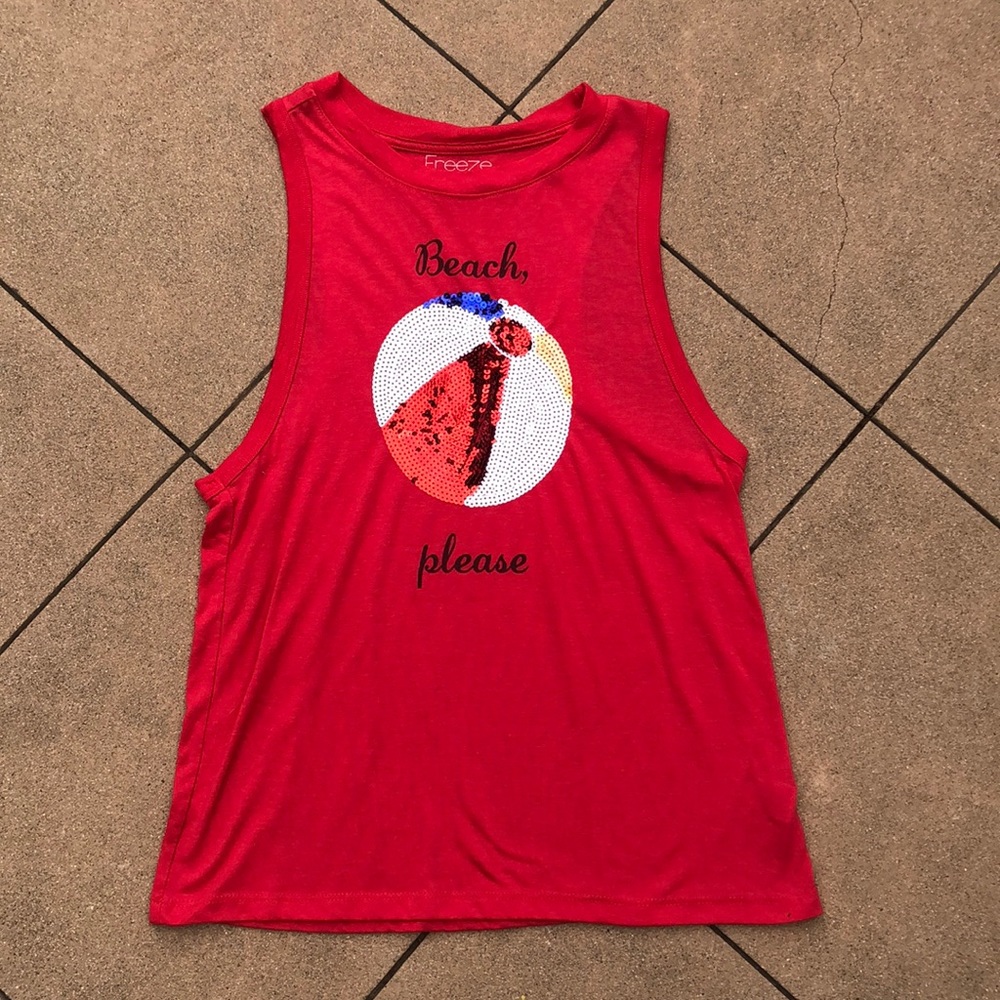 Super cute summer top!!  🏖  Beach Please!